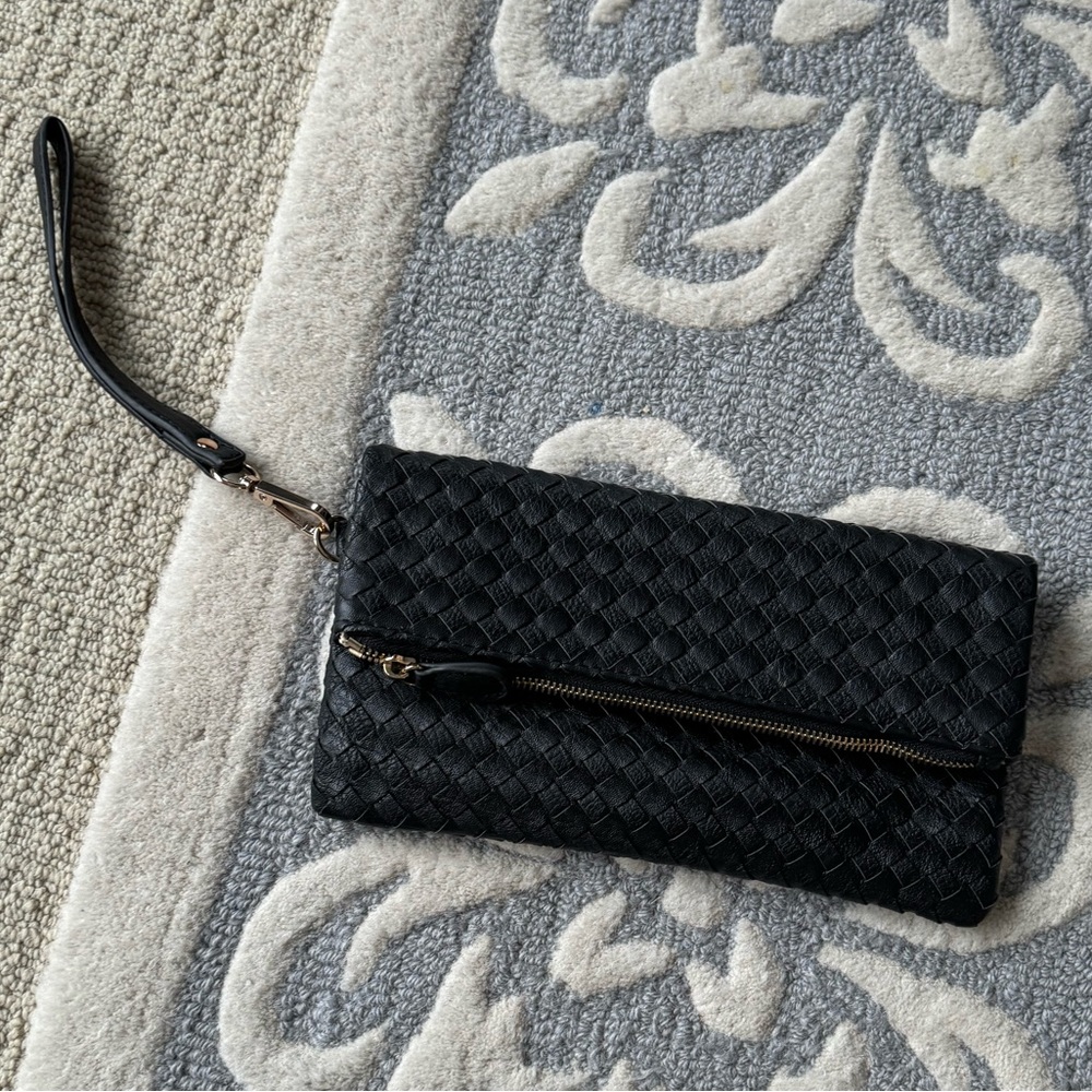Black wristlet